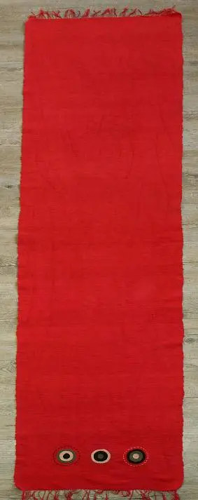 Chemin de table équitable Sphère Framboise en coton éthiopien filé, tissé et brodé à la main