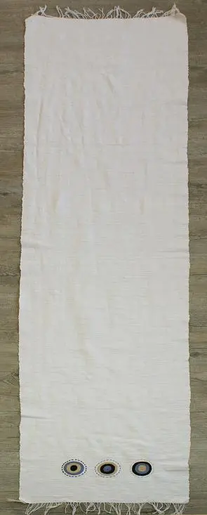 Chemin de table équitable Sphère Ecru en coton éthiopien filé, tissé et brodé à la main