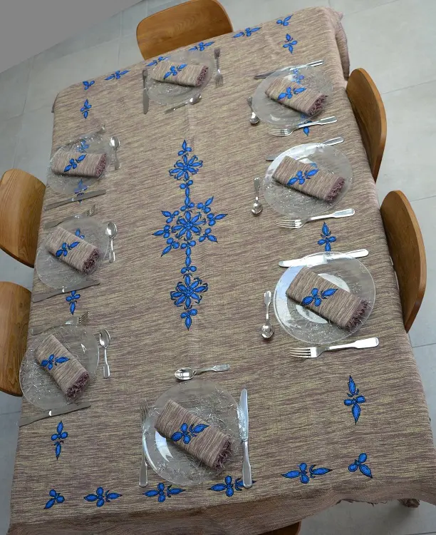 Nappe Lalibela Chocolat en coton ethiopien filé et tissée et brodée à la main