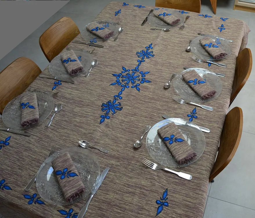 Nappe Lalibela Chocolat en coton ethiopien filé et tissée et brodée à la main