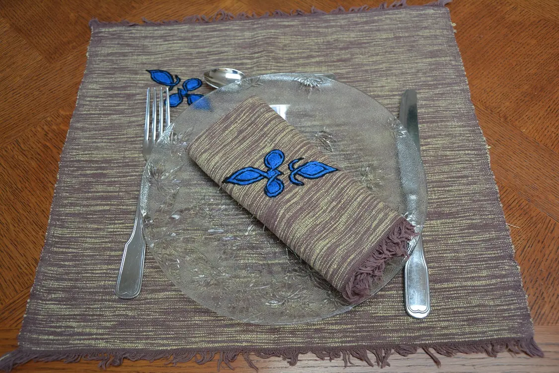 Nappe Lalibela Chocolat en coton ethiopien filé et tissée et brodée à la main