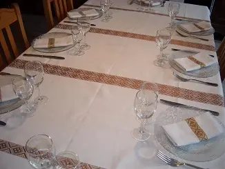 Nappe et serviettes éthiopiennes en coton éthiopien filé à la main et tissées à la main Saba Ecru Tibeb Doré