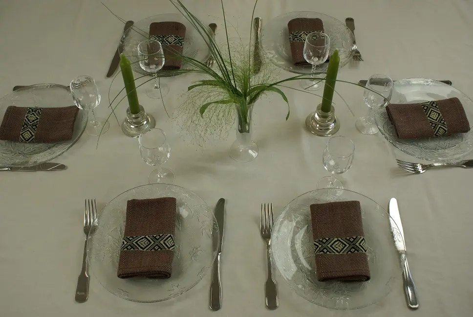 Serviettes de table Chocolat Tibeb vert forêt en coton éthiopien tissées à la main