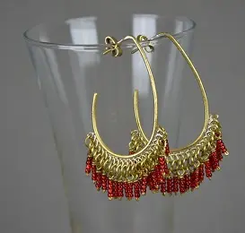 Boucles d'oreilles Konjit Rouge entièrement faites à la main en laiton et perles de verre