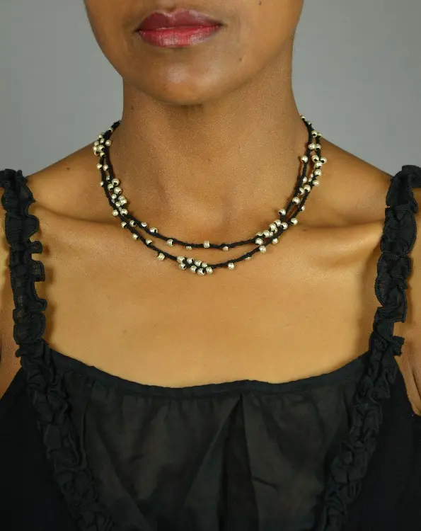 Collier équitable éthiopien Abyssinia Parsemé en matériaux recyclés