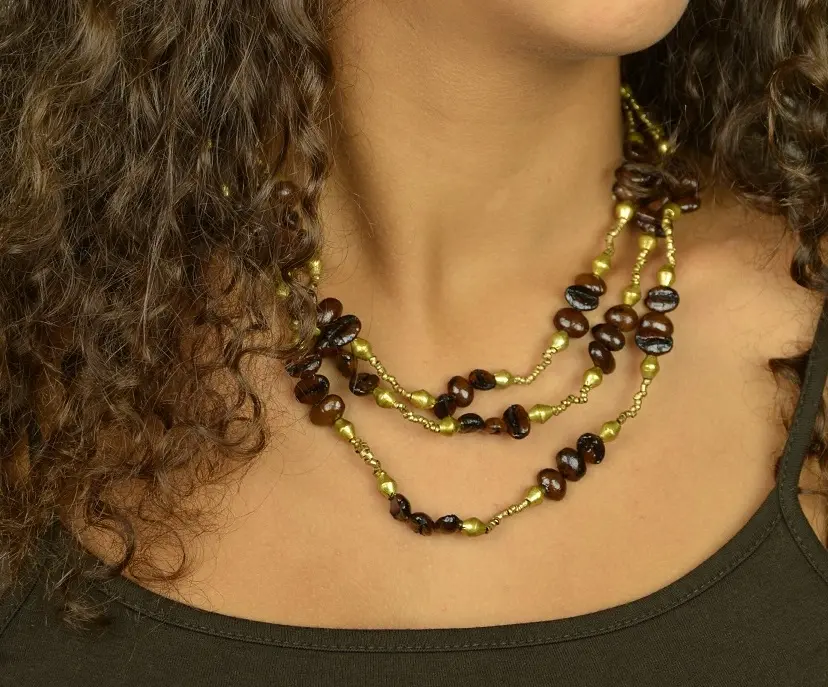 collier éthiopien Sidamo Doré entièrement fait à la main en matériaux recyclés