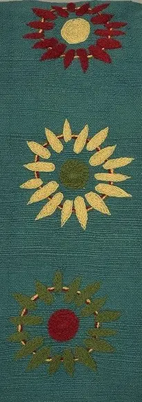 Housse de coussin Dahlia Epinard en coton éthiopien filé, tissée et brodée à la main