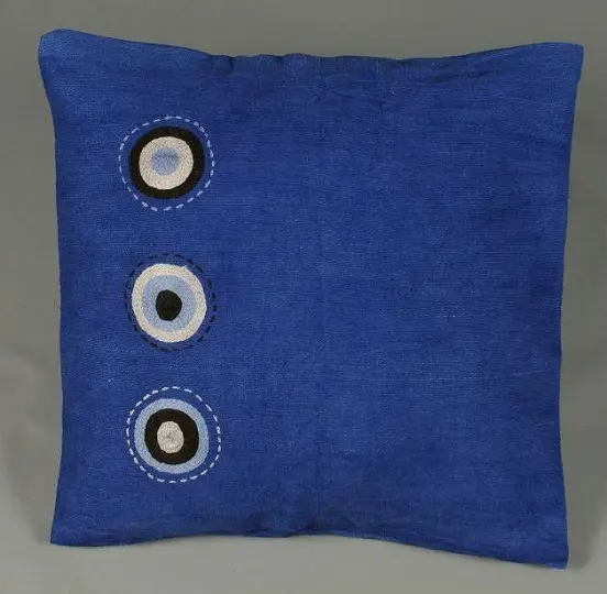Housse de coussin Sphère Marine en coton éthiopien filé, tissée et brodée à la main