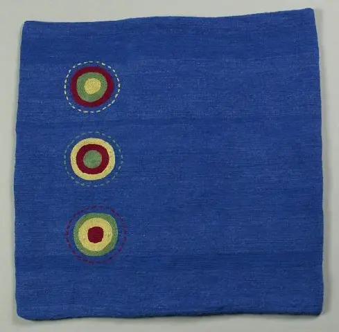 Housse de coussin Sphère Marine en coton éthiopien filé, tissée et brodée à la main