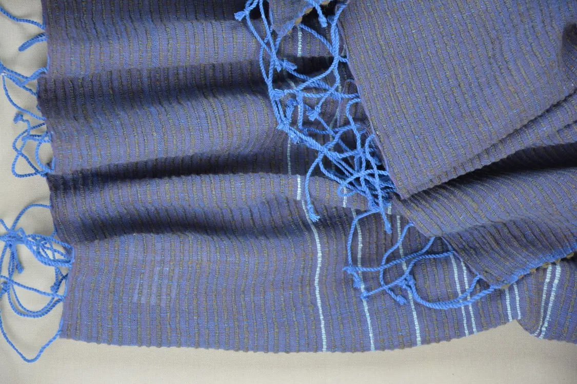 Echarpe équitable azur cobalt en Gaby avec coton éthiopien filé à la main à gros fil