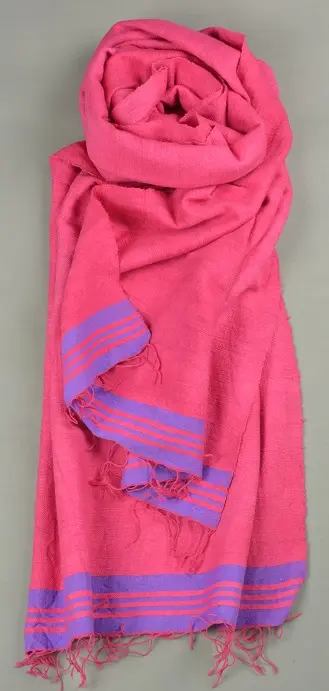 Echarpe fuchsia indigo équitable en coton éthiopien filé à la main