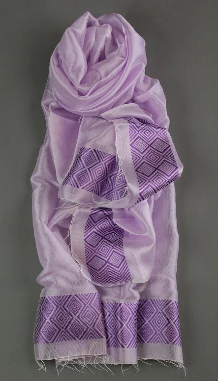 Echarpe équitable mauve en coton éthiopien et rayonne tissée à la main