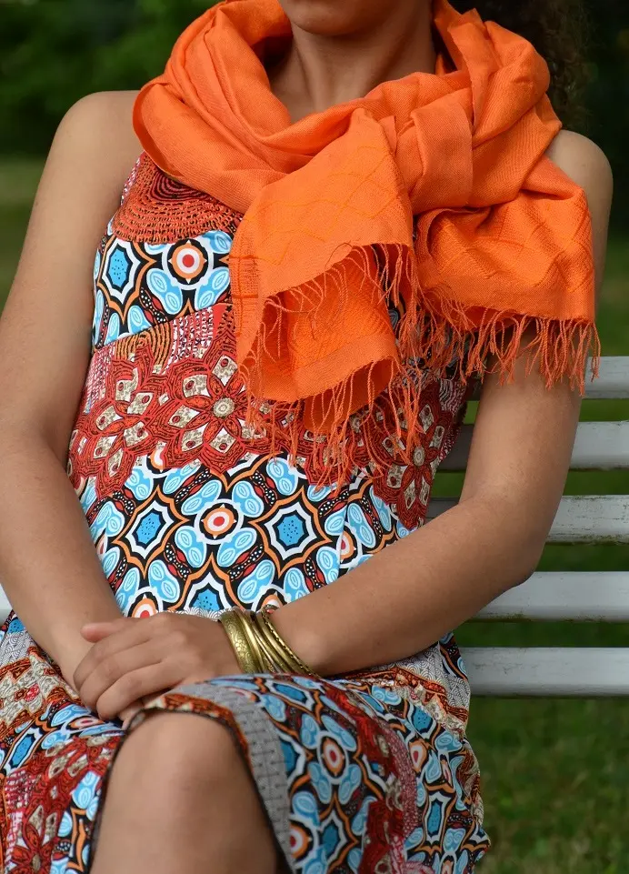 Echarpe africaine orange en Rayonne & Polyester tissée à la main