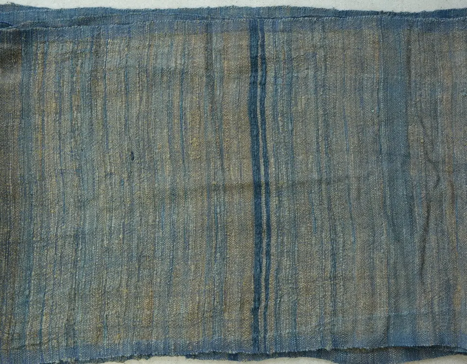 Echarpe éthiopienne bleue turquin sable en pure soie sauvage bio filée et tissée à la main