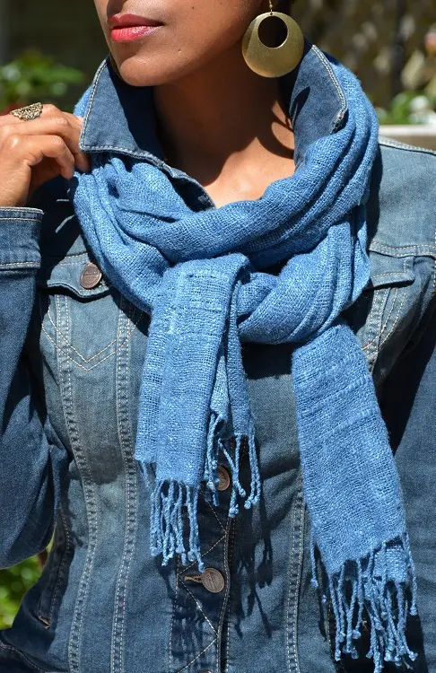 Echarpe équitable denim en pure soie sauvage bio éthiopienne