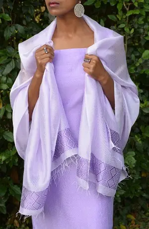 Echarpe équitable Addis Abeba Mauve en coton éthiopien et rayonne.