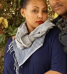 Echarpe equitable ethiopienne en coton tissée à la main avec des gros fils de coton filés à la main