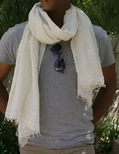 Echarpe equitable ethiopienne en coton tissée à la main avec des gros fils de coton filés à la main