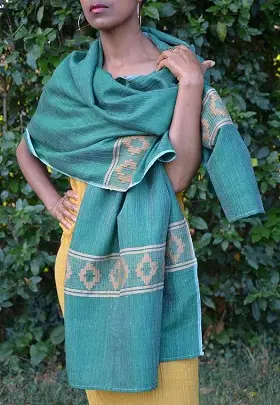 Echarpe éthiopienne équitable Meskel Emeraude en polyester tissée à la main et ornée de Tibeb (motif traditionnel) sobre