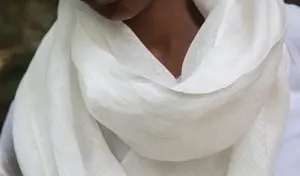 Echarpe éthiopienne Organique Ivoire en lin tissée a la main
