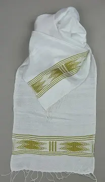 Echarpe fine et élégante en coton éthiopien mélangé à de la rayonne et tissée à la main.