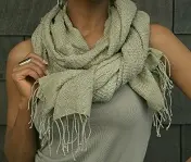 Echarpe éthiopienne artisanale Elégance composée de 100 % soie sauvage bio filée à la main