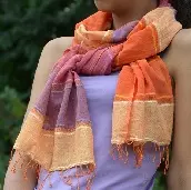 Echarpe éthiopienne artisanale Danakil composée de 10% de soie sauvage bio filée à la main et de 90% de coton éthiopien