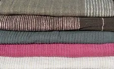 Echarpe éthiopienne Silk Touch composée de 10 ou 25% de soie sauvage bio filée à la main et de 90 ou 75% de coton éthiopien