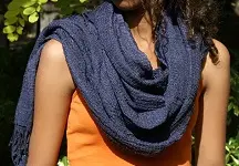 Echarpe éthiopienne artisanale Elégance composée de 100 % soie sauvage bio filée à la main