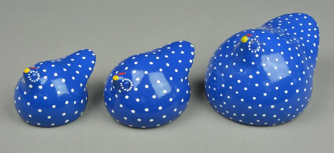 Petites pintades éthiopiennes bleues en poterie équitable