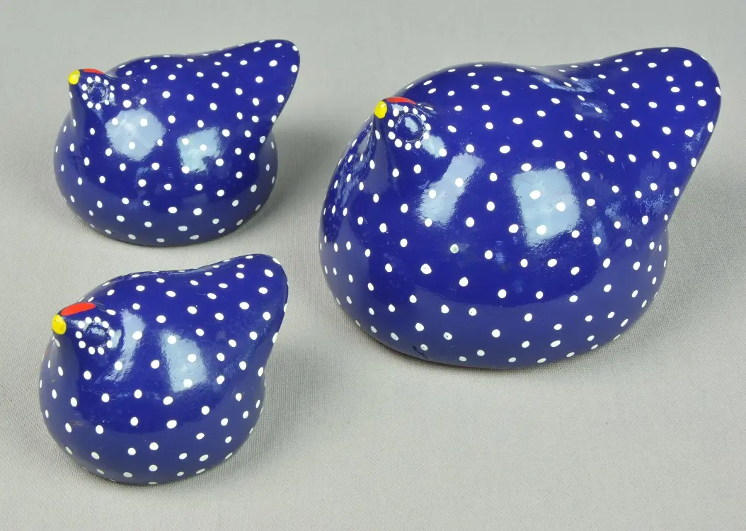 Petites pintades éthiopiennes en poterie équitable