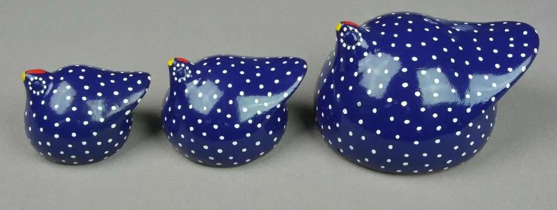 Petites pintades éthiopiennes en poterie équitable