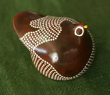 Petites poules éthiopiennes en poterie artisanale