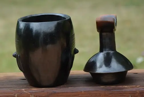 Repose nuque en poterie équitable éthiopienne