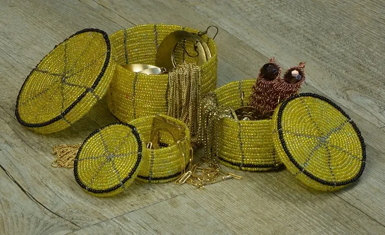 Boîtes Gigogne éthiopiennes Jaune Or en perles faites à la main