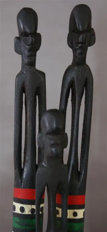 Statuette éthiopienne en bois teint